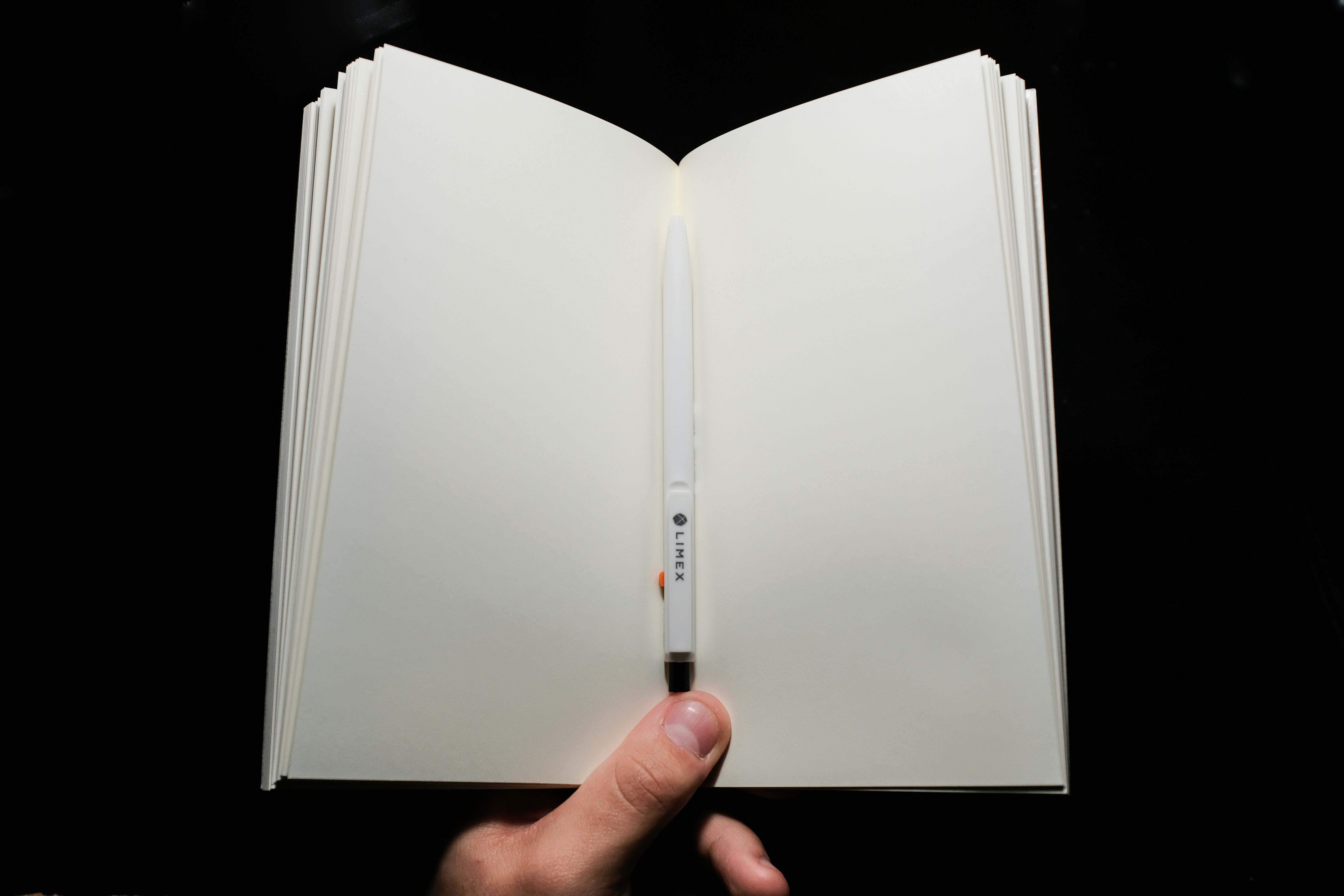 <figcaption>gaps to fill</figcaption>